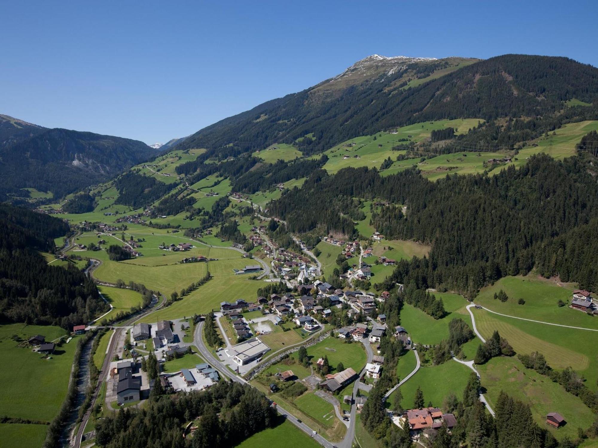 Apartment In Wald Im Pinzgau With Swimming Pool And Views Exterior photo
